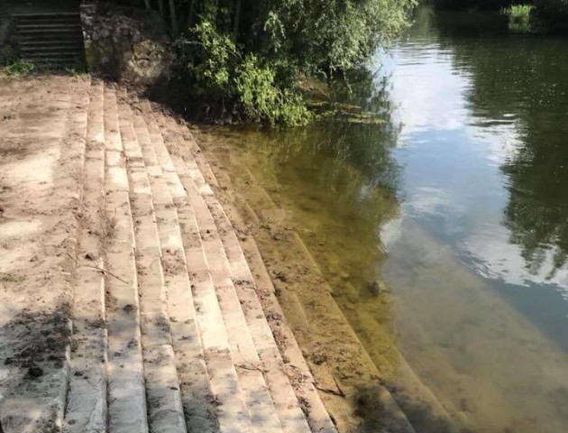 Старезні сходи, які відкопали в луцькому парку, відремонтують. ФОТО