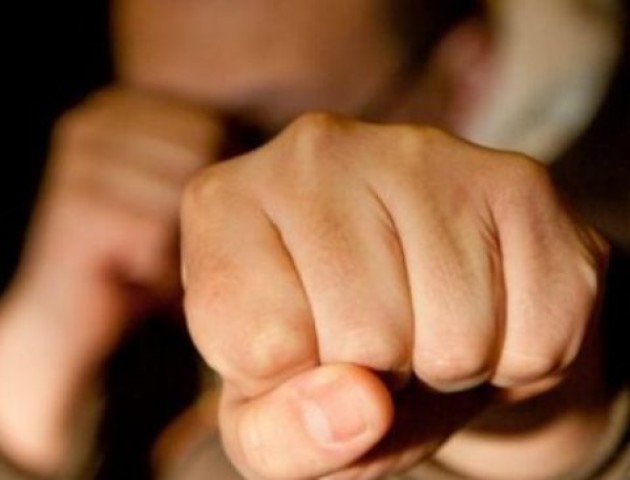 Викладач луцького університету зламав ребро сусіду