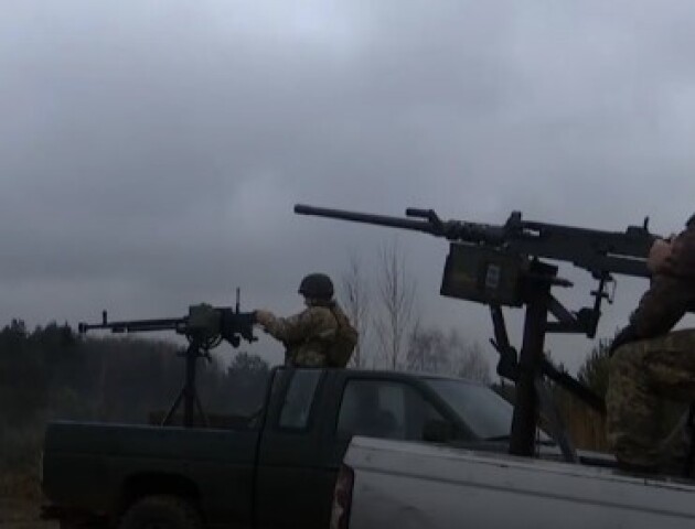 ЗСУ нарощують тренування біля білоруського кордону на Волині. ВІДЕО