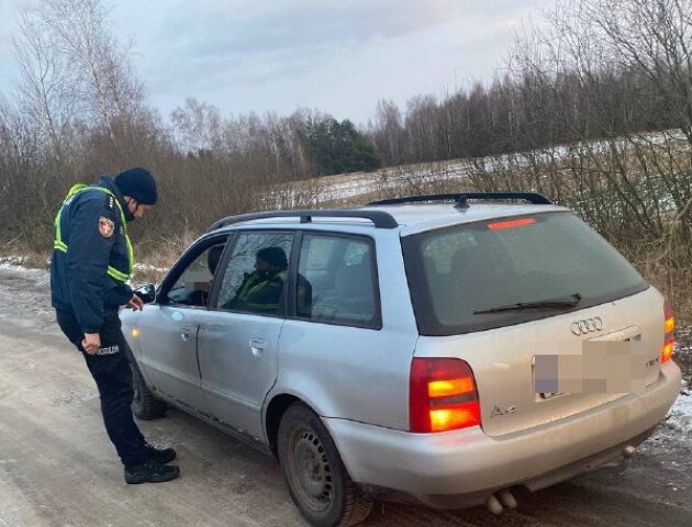 Волинян, які побачили підозрілих людей в селі, просять повідомляти в поліцію