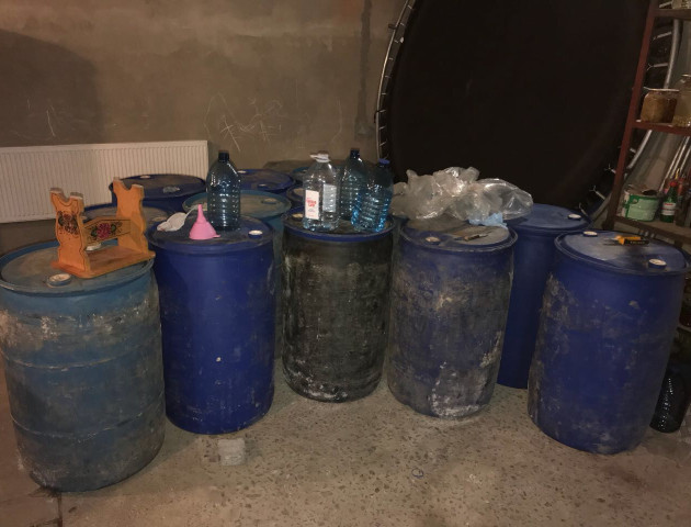 У Ковелі вилучили партію контрафактних алкогольних напоїв та тютюнових виробів. ФОТО