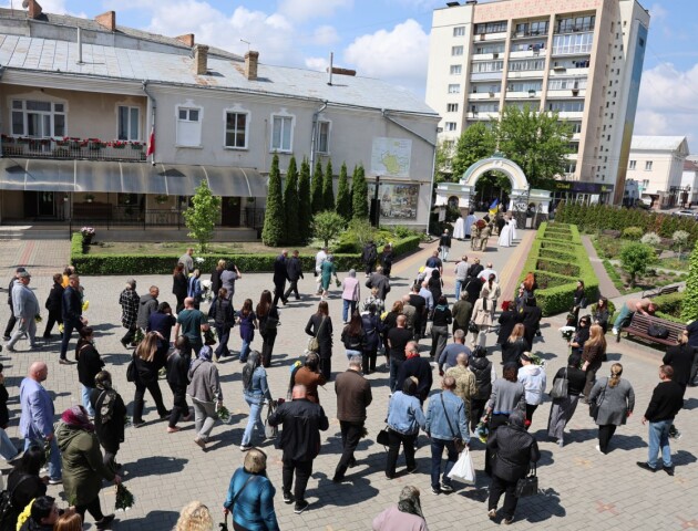 У Луцьку знову прощались із загиблим захисником