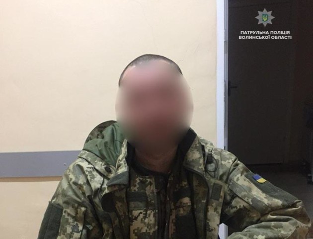 У Луцьку патрульні врятували військового з контузією