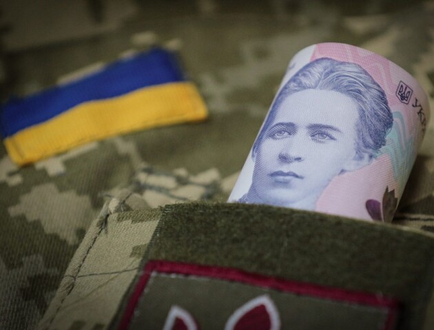 Хто з військовослужбовців може додатково отримати 100 тисяч гривень і як це зробити