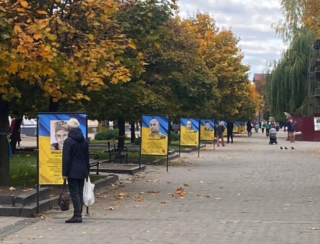 У Ковелі встановили бігборди зі світлинами полеглих  Героїв