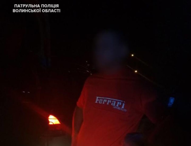 У Луцьку патрульний відмовився від кількох тисяч хабара. ВІДЕО