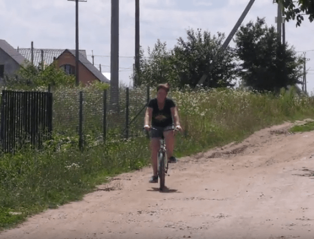 Хто встелив обіцянками дорогу у Великому Омелянику. ВІДЕО