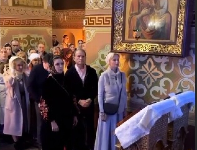 Медведчук з жінкою прилітали на Волинь. Вона сповідалася і колядувала, він не «світився»