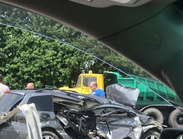 На трасі Київ-Чоп – аварія: свідків просять відгукнутися ФОТО