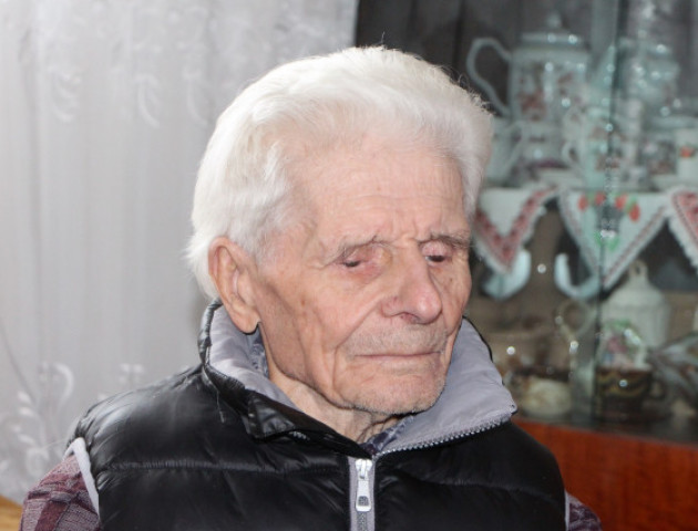 Не їсть м’яса, дожив до 90 років з ясним розумом. Історія діда-довгожителя з Волині