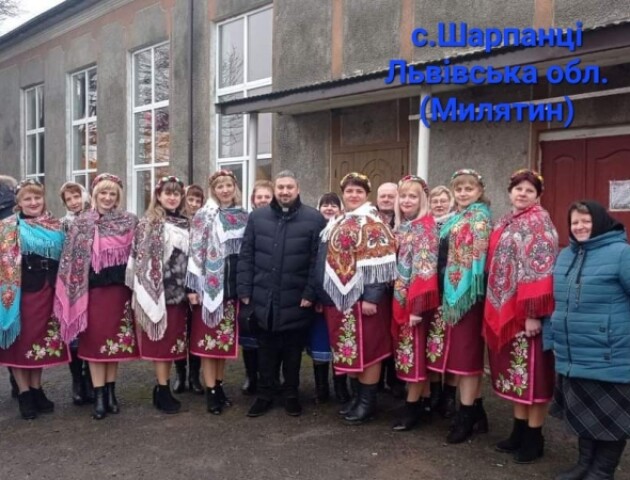 Громада на Волині наколядувала майже 240 тисяч гривень для Захисників