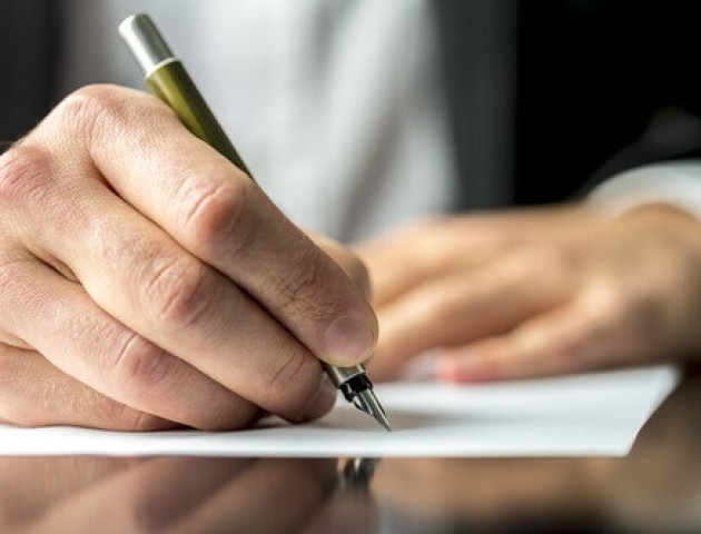 Посадовець Волинської ОДА написав заяву на звільнення