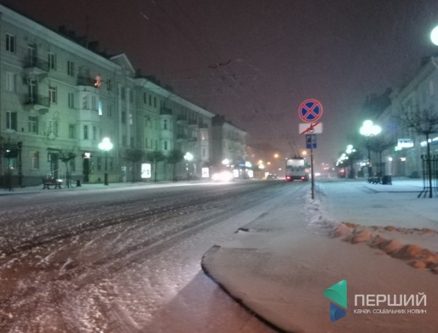 Відомо, скільки Луцька міськрада витратила грошей на прибирання снігу в березні