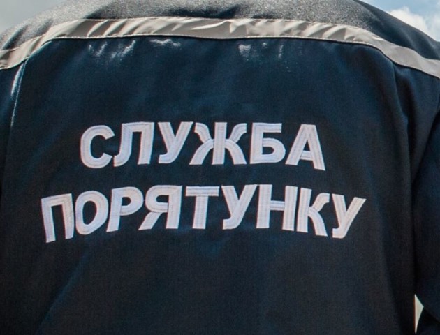 Рятувальники гасили пожежу у двоповерховому будинку на Волині