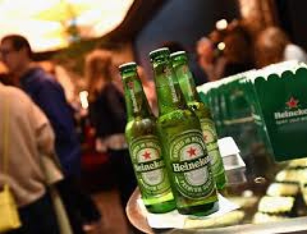 «Іноді що світліше, то краще»: Heineken перепросила за расистську рекламу.