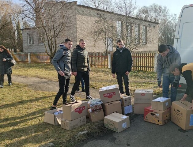 З волинського села щотижня відправляють допомогу військовим на схід. ФОТО