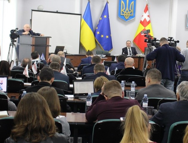 Луцькі депутати проголосували за «імпічмент Президента»