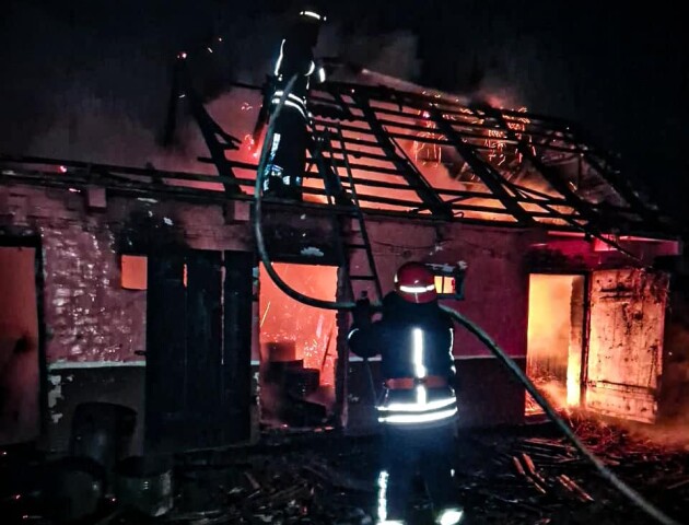 У двох селах на Волині горіли будинок і господарська споруда