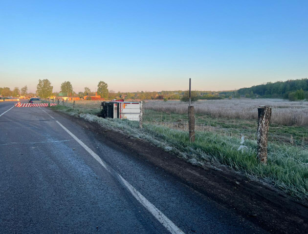 У Ковелі вантажівка з’їхала у кювет: водій в лікарні