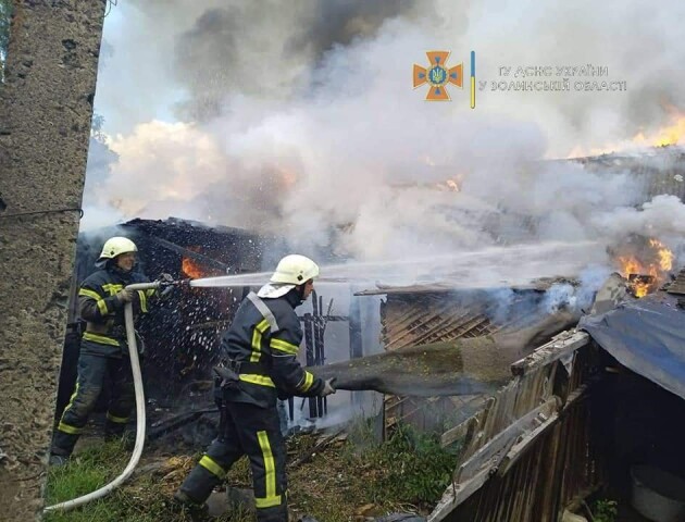 У Луцьку горіла господарська споруда