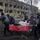 «Усе, що окупанти роблять із Маріуполем, – це вже за межею звірства», - Зеленський