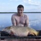 На Волині піймали рекордно великого коропа. Назвали Котигорошком і відпустили