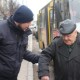 У Луцьку патрульні вчили людей ходити по «зебрі». ФОТО