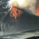 У Луцьку  згоріла хата-розвалюха біля міської ради