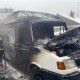 Вогонь ледь не перекинувся на будинок: у Луцьку горів бус