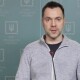 Хотіли помститись. Арестович пояснив, чому російські війська завдали удару по аеродрому у Луцьку