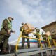 З Китаю прилетів літак із тестами та медичними засобами. Їх розподілять у регіони