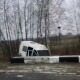 На Волині бус злетів у кювет та врізався у дерево