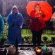 Дощ іде, а ми - у церкву. Фоторепортаж із великодньої ночі у центрі Луцька