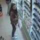 На Волині розшукують жінку за крадіжку косметики. ФОТО
