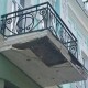 В центрі Луцька руйнується балкон, а будинок – пам'ятка архітектури