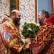 Білі троянди від Михаїла. Митрополит з Волині їздив вітати Епіфанія