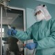 Чому в Україні знизилася захворюваність на коронавірус? Пояснення МОЗ
