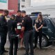 У Луцьку штрафують та вилучають товар у продавців, які торгують на тротуарах і з авто