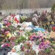 Луцький священник розповів, чому не варто нести штучні квіти на кладовища