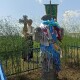 У селі на Волині є хрест-оберіг. Місцеві вірять, що він росте