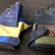 Луцькі волонтерки пошили понад тисячу пар тактичних рукавиць для військових