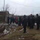 Муніципали ріжуть паркан навколо Центрального ринку у Луцьку. Підприємці намагаються перешкодити