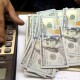 Чому падає долар? Що буде з курсом до кінця року? Прогноз експерта