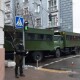 У Києві до Верховної Ради вже стягнули силовиків та техніку