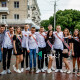 Мокрі та щасливі школярі. Луцьк після останнього дзвоника