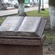 У центрі Володимира встановили монумент із 10 заповідями Божими