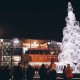 Ялинку біля луцького «Променя» уже засвітили. ФОТО