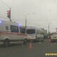 У Луцьку на проспекті Соборності водій буса зіткнувся зі скутеристом. Рух ускладнений
