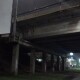 Дивом вижила: у Луцьку вночі жінка впала з мосту