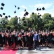 Перепустки у доросле життя: студентам луцького вишу вручили дипломи. ФОТО